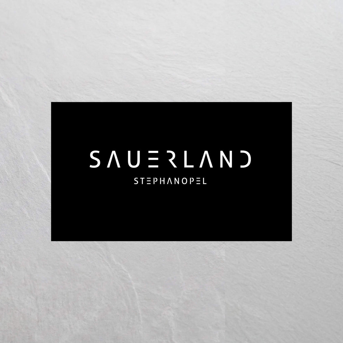 Sauerland Fahne in schwarz mit weißem Aufdruck Sauerland Stephanopel