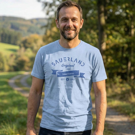 Modelfoto des newSAUERLAND original Tshirt in blau