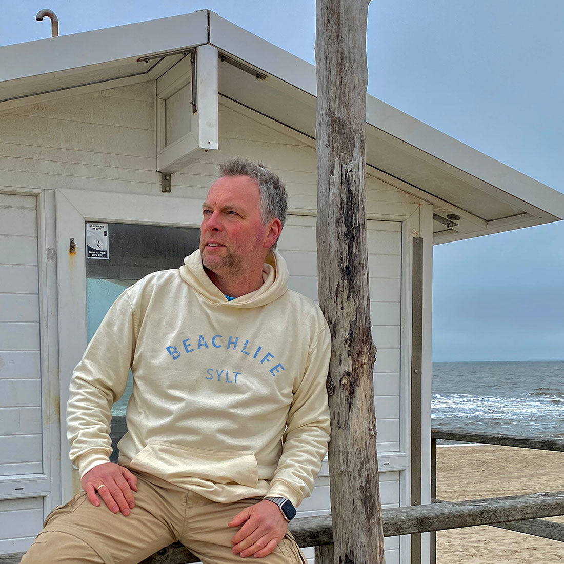 Sylt Hoodie in hellbeige mit Aufdruck Beachlife Sylt