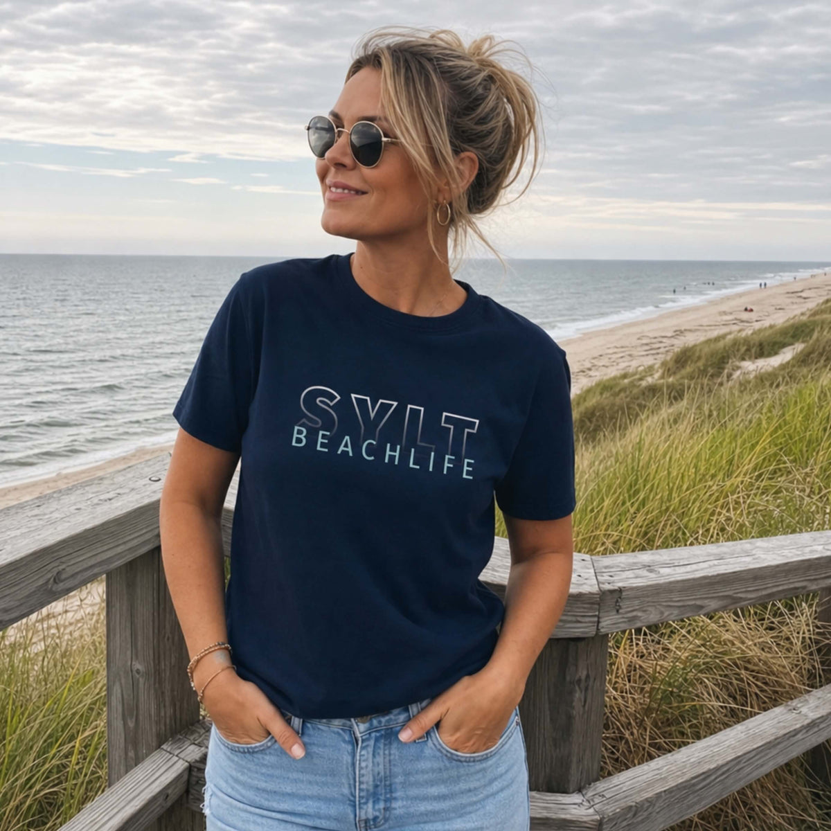 Sylt T-Shirt Beachlife Sylt in dunkelblau mit Gradient-Aufdruck auf der Brust